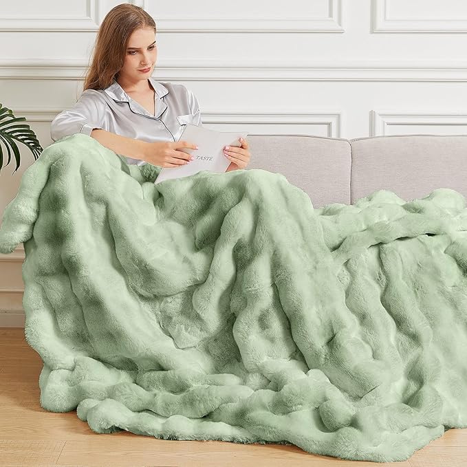 Sage Green Twin Fluffy Furry Blanket Comfy Blanket Cozy 60x80 Faux Fur for Living Room Bed Thick Ultra Soft Fuzzy Throw Home Gifts 860 GSM