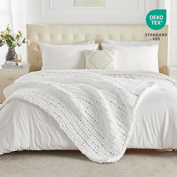 Carriediosa Chunky Knit Throw Blanket 60" X 80" Twin, 100% Hand Made Large Chenille Loop Yarn Soft Fluffy Throws for Couch Sofa Bed, Big Crochet Cozy Heavy Thick Cable Woven Blankets, Snow White