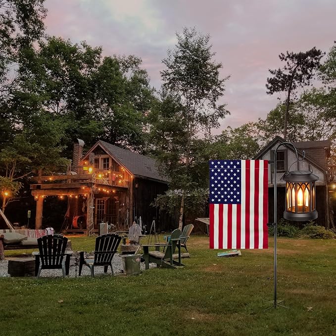 TOPFLAGS Garden Flag Stand with American Flag Garden Flag Metal Yard Flag Holder Pole Stake Small Flag Stands for Garden Flags 12 x 18