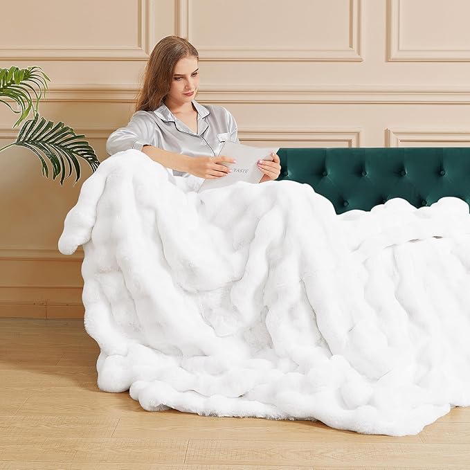 White Faux Rabbit Fuzzy Fur Queen Throw Fluffy Blanket 90x90 Soft Furry Blanket Queen Size for Bed Couch Cozy Bedroom Decor 1000 GSM
