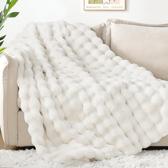 Touchat Luxury 1000GSM Rabbit Faux Fur Twin Blanket, Super Heavy Warm Cozy Beige Cream Blankets for Couch Bed Sofa, Ruched Plush Fuzzy Elegant Soft Reversible Mink Blanket for Living Room Bedroom