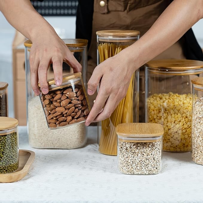 22oz Airtight Square Spice Containers with Bamboo Lid Set of 6 (650ml) Kitchen Pantry Organization Jar Stackable Spice Jar, for Sugar, Tea, Cookies and Coffee beans (‎with Black Lable)