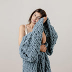 WESHIONGOO Chunky Knit Blanket Throw 40"×40" Knitted Throw Blankets for Couch Bed Fluffy Soft Blanket with Jumbo Chenille Yarn Thick 100% Handmade (Dusty Blue)