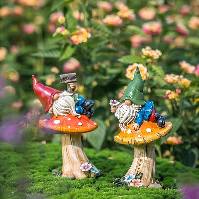 TERESA'S COLLECTIONS Garden Gnomes on Mushroom, Set of 2 Cute Resin Gnome Statues for Yard, Outdoor Patio Porch Lawn, Ideal Gift for Dad Mom Birthday, Outside Decor Housewarming Gifts