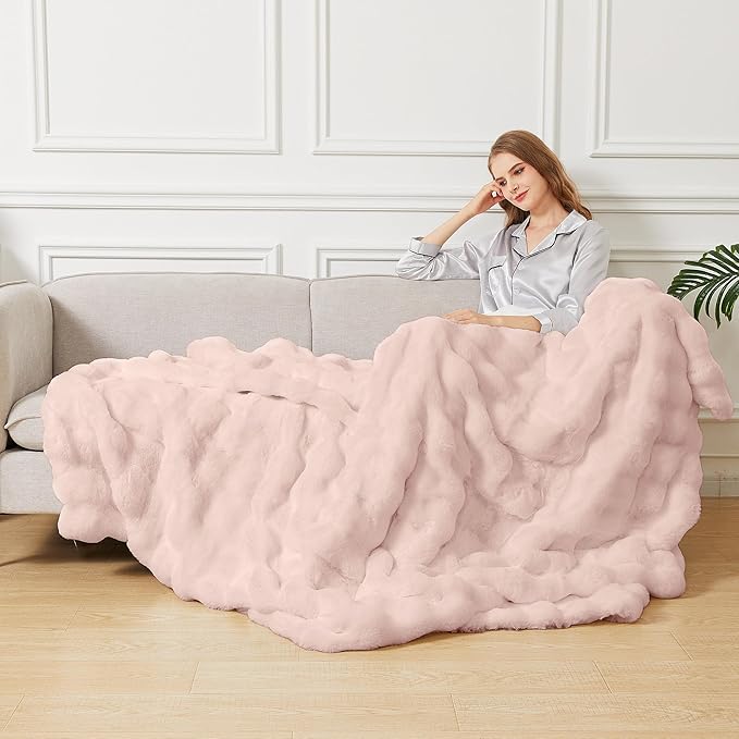 Pink Cozy Faux Fur Twin Blanket for Living Room Bedroom 60x80 Thick Ultra Soft Fuzzy Throw Blanket Fluffy Furry Bed Comforter Home Gifts 860 GSM
