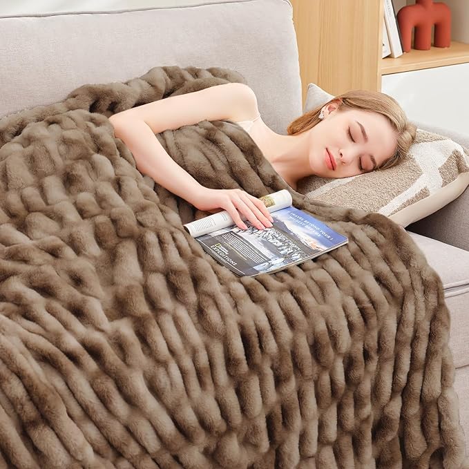 Ultra Soft Luxury Faux Fur Twin Blanket for Counch,Fuzzy Fluffy Plush Warm Cozy Elegant Wrinkled Blanket for Sofa Bedroom Living Room,（60"x80",Tie-dye Coffee）