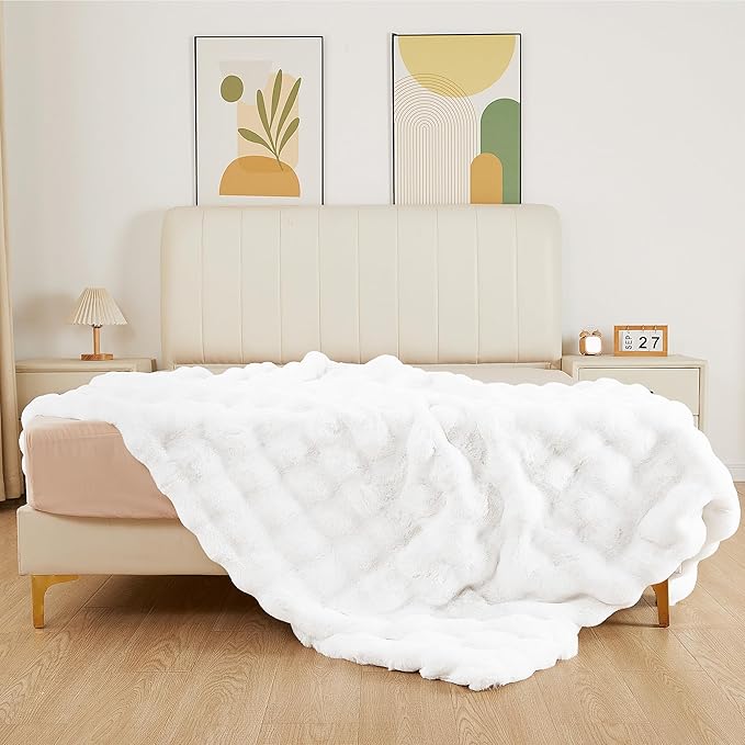 White Soft Twin Fluffy Blanket for Bed Living Room Furry Faux Fur Bed 60x80 Thick Fuzzy Throw Blanket Cozy Home Decor Gifts 860 GSM