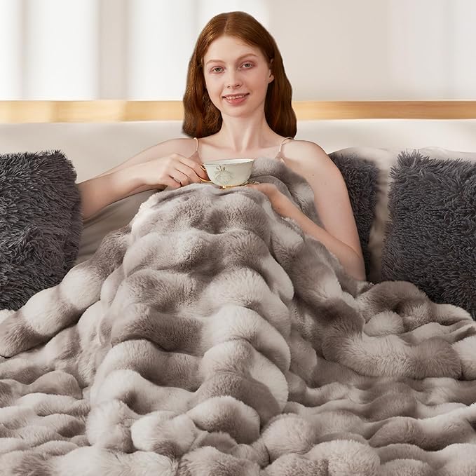 Touchat Luxury 1000GSM Rabbit Faux Fur Blanket, Super Heavy Warm Cozy Brown Blankets for Couch Bed Sofa, Ruched Plush Fuzzy Elegant Soft Reversible Mink Blanket Living Room Bedroom, 90" x 90"