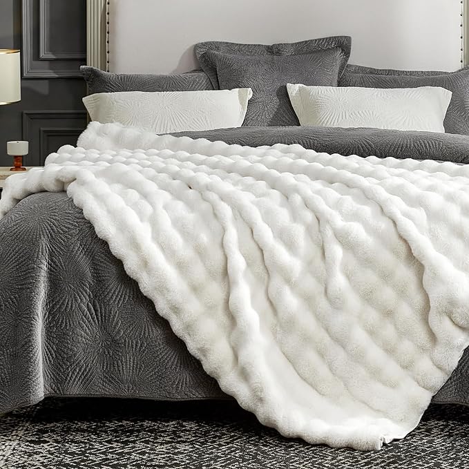Cozy Bliss Faux Fur Throw Blanket for Couch, Fuzzy Soft Plush Thick Bubble Blanket for Sofa Bedroom Living Room, 60 * 80 Inches Cream White