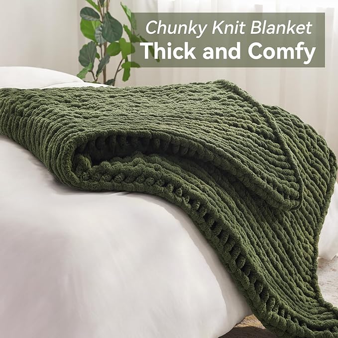 Chunky Knit Throw Blanket, 50''*60'' Knitted Throw Chenille Yarn for Bed Couch, Handmade Green Crochet Big Thick Blanket, Machine Washable Cute Comfy Blanket for Home Decor