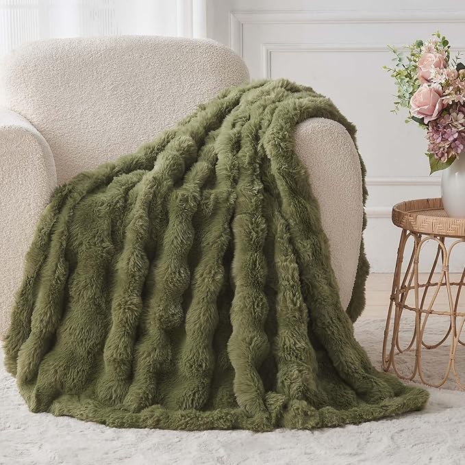 Lotus Karen Faux Fur Throw Blanket Dark Green - 800 GSM Bubble Rabbit Fluff Blanket for Couch Bed Sofa,Softest Fluffy Fuzzy Cozy Blanket,Thick Furry Plush Shaggy Warm Blankets for Women,50x60 Inches