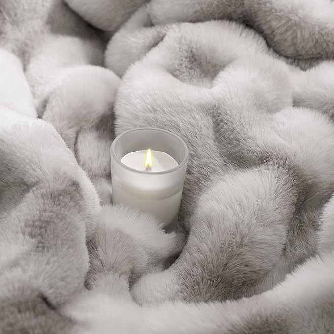 Touchat Luxury 1000GSM Rabbit Faux Fur Blanket, Super Heavy Warm Cozy Brown Blankets for Couch Bed Sofa, Ruched Plush Fuzzy Elegant Soft Reversible Mink Blanket Living Room Bedroom, 90" x 90"