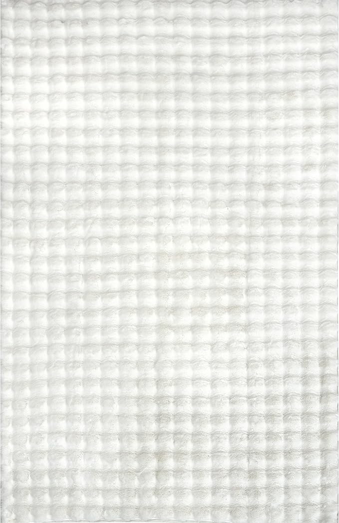 nuLOOM Jeni Solid Faux Rabbit Machine Washable Area Rug, 6x9, Off-White