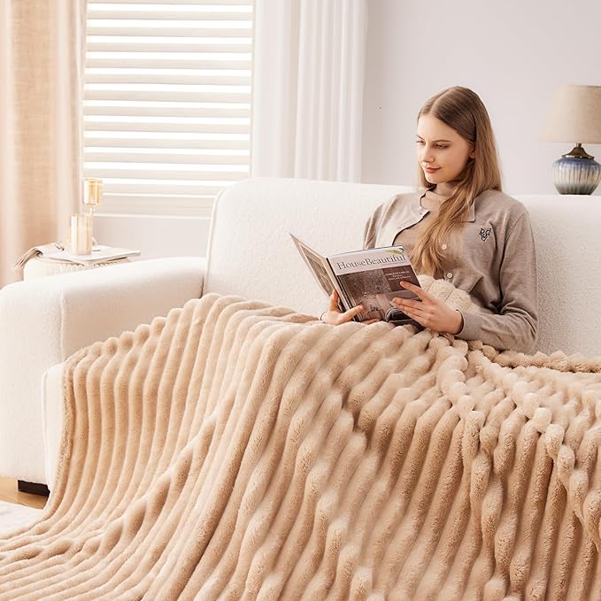 NEWCOSPLAY Super Soft Twin Blanket Brown Premium Silky Flannel Fleece 3D Ribbed Jacquard Lightweight Bed Blanket All Season Use (Brown Ribbed, Twin(60"x80"))