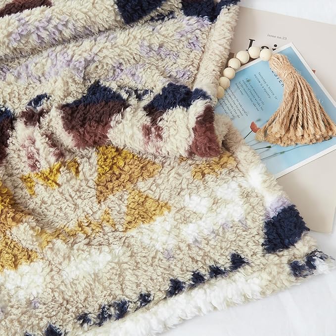 CASAAGUSTO Boho Sherpa Throw Blanket, Aztec Throw Blanket, Ultra Soft, Warm, Cozy, Plush, Thick Fleece Bohemian Blanket for Couch, Bed, Sofa (Khaki 50 * 60 Inch)