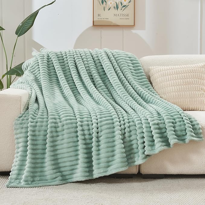 NEWCOSPLAY Super Soft King Blanket New Sage Green Premium Silky Flannel Fleece 3D Ribbed Jacquard Lightweight Bed Blanket All Season Use (New Sage Green Ribbed, King(90"x110"))