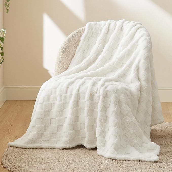 Bedsure GentleSoft White Twin XL Blanket for Bed - Super Soft Cozy Fleece Blankets for Women, Cute Throws for Girls, Dorm Room Essentials for Girls Teens Back to School, 66x90 Inches