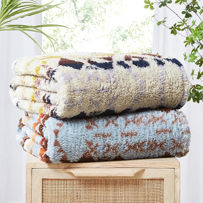 CASAAGUSTO Boho Sherpa Throw Blanket, Aztec Throw Blanket, Ultra Soft, Warm, Cozy, Plush, Thick Fleece Bohemian Blanket for Couch, Bed, Sofa (Khaki 50 * 60 Inch)