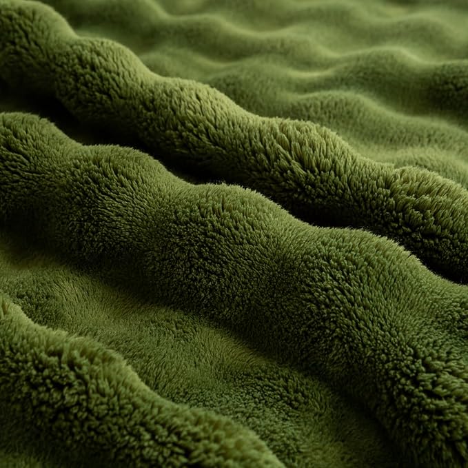 YUSOKI Luxury 3D Bubble Throw Blanket 2lb,All Ages,Home Decoration, (Olive Green,50 * 60inches)