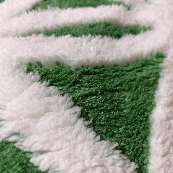 UKELER Green Flannel Sherpa Throws 60'' x 50'' New Blanket Ultra Plush Lightweight Throw Blanket Luxury Soft Warm Fuzzy Blanket Throws for Bed/Couch/Sofa/Office/Camping