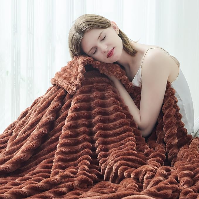 NEWCOSPLAY Super Soft King Blanket Coffee Premium Silky Flannel Fleece 3D Ribbed Jacquard Lightweight Bed Blanket All Season Use (Coffee Ribbed, King(90"x110"))