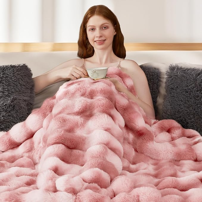 Luxury 1000GSM Faux Rabbit Fur Throw Blanket for Woman, Super Heavy Warm Cozy Blankets for Her for Couch Bed Sofa, Bubble Plush Fuzzy Elegant Soft Reversible Mink Blanket for Living Room Bedroom, Pink