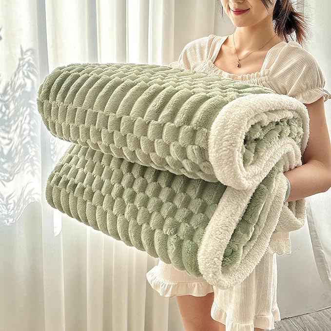 UKELER Sherpa Throw Blanket 60 × 80 inch, 470 GSM Striped Sherpa Fleece Blankets for All Season, Warm and Cozy Blanket for Couch Sofa Bed Office Camping, Green