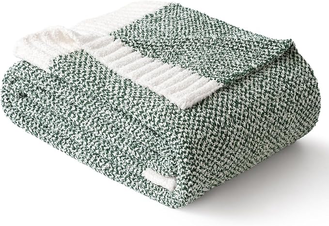 MIULEE Green Super Soft Throw Blanket for Bed, Twin Size Cozy Fluffy Warm Blankets Knit Blankets for Couch, Sofa, Chair, Living Room, Camping, Picnic, 60 x 80 inch