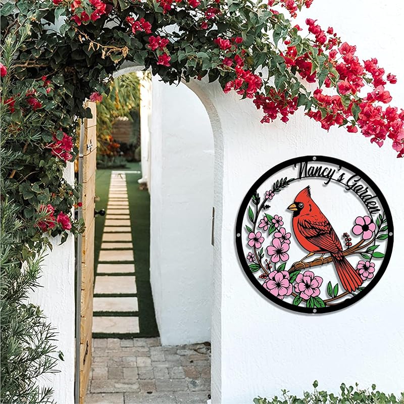 Personalized Name Garden Cardinal Metal Signs with Stake, Custom Family Name Yard Decor for Outdoor Outside, Cardinal Lawn Patio Stake Gardening Enthusiasts Grandmothers Gift