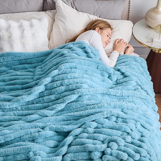 NEWCOSPLAY Faux Fur Throw Blanket Blue 3D Ribbed Plush Thick Warm Blanket for Couch Sofa Bed 850GSM (Blue Ribbed, Throw(50"x60"))