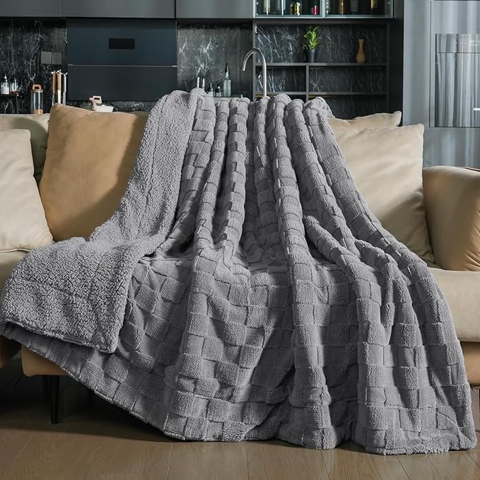 Pawque Super Soft Cozy Throw Blanket King Size for Couch Bed, Fluffy Sherpa Fleece Reversible Thick Warm Fuzzy Blanket for All-Season, 3D Checkered Jacquard Decorative Blankets, Grey, 108"x90"