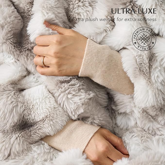 EVERGRACE Ultra Soft Luxury Fluffy Ridgeline Faux Rabbit Fur Throw Blanket, Thick Warm Bubble Throw for Bed, Cozy Plush Reversible Blankets for Couch, Chair, Sofa, Light Grey, 80x90 Inches, 870 GSM