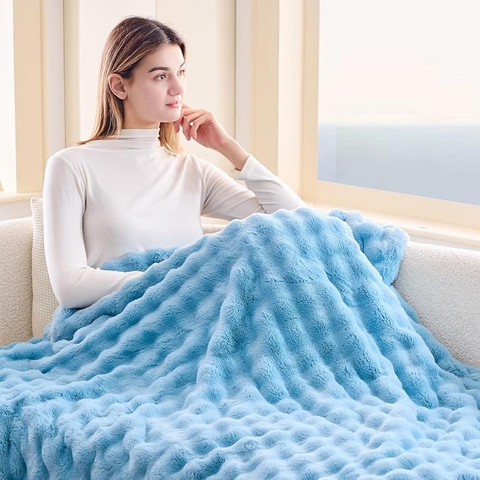 NEWCOSPLAY Faux Fur Throw Blanket Blue Bubble Blanket Thick Warm Soft for Couch Sofa Bed 550GSM (Blue, Throw(50"x60"))