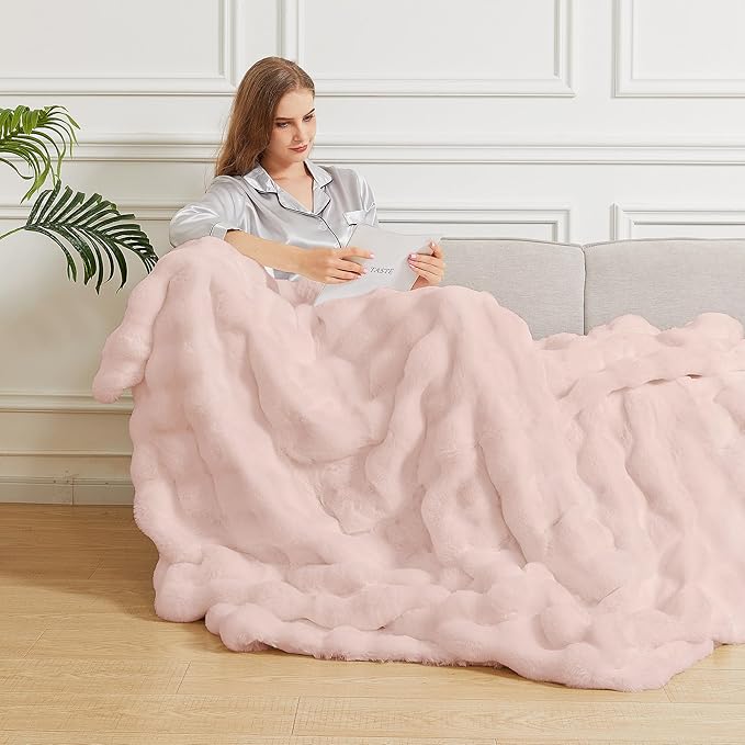 Pink Fluffy Blanket for Couch Living Room Faux Fur 50x60 Fuzzy Throw Blanket for Bed Soft Furry Bed Cozy Comforter Home Decor Gifts 860 GSM