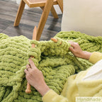 WESHIONGOO Chunky Knit Blanket Throw Knitted Throw Blankets for Couch Bed Fluffy Soft Blanket with Jumbo Chenille Yarn Thick 100% Handmade (Lime Green, 40"×40")