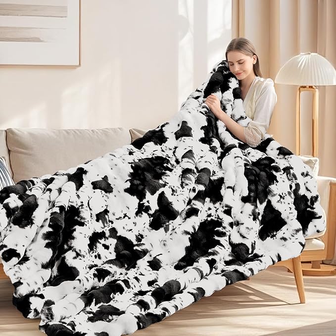 Touchat Cow Print Blanket for Couch, Faux Fur Throw Blanket, Super Heavy Warm Cozy Blankets for Bed Sofa, Bubble Plush Fuzzy Soft Mink Blanket for Living Room Bedroom, Cow Black