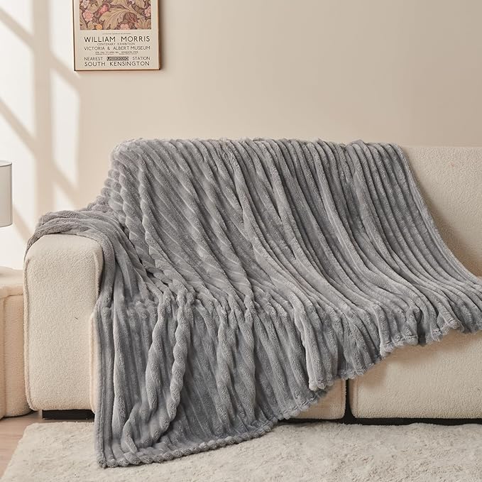 NEWCOSPLAY Super Soft Twin Blanket Light Grey Premium Silky Flannel Fleece 3D Ribbed Jacquard Lightweight Bed Blanket All Season Use (Light Grey Ribbed, Twin(60"x80"))
