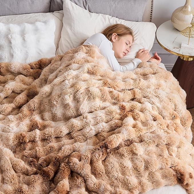 NEWCOSPLAY Faux Fur Throw Blanket Tie-dye Beige Luxury Fluffy Thick Warm Bubble Blanket for Couch Sofa Bed 700GSM (Tie-dye Beige, Throw(50"x60"))