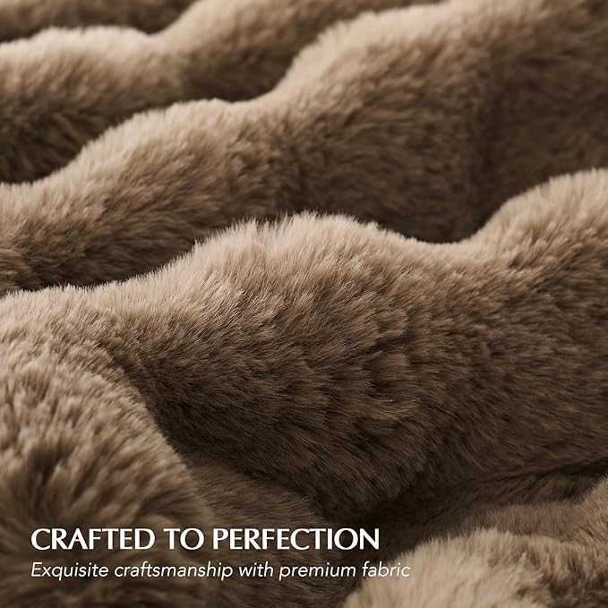 EVERGRACE Ultra Soft Luxury Fluffy Faux Rabbit Fur Throw Blanket, Thick Warm Fuzzy Blankets for Bed, Cozy Plush Reversible Blanket for Couch, Chair, Sofa, Natural Tan, 50x60 Inches, 870 GSM