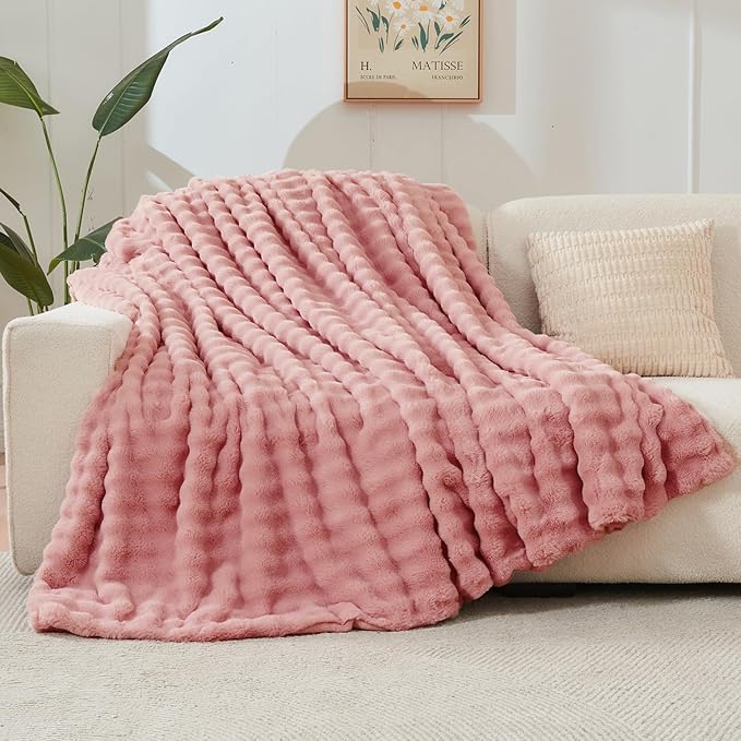 NEWCOSPLAY Faux Fur Twin Blanket Pink Bubble Blanket Thick Warm Soft for Couch Sofa Bed 550GSM (Pink, Twin(60"x80"))
