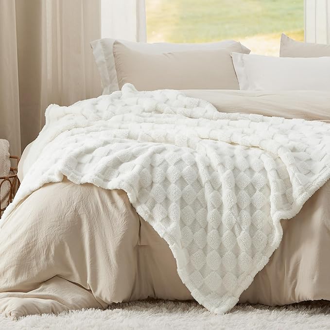 Bedsure GentleSoft White Twin XL Blanket for Bed - Super Soft Cozy Fleece Blankets for Women, Cute Throws for Girls, Dorm Room Essentials for Girls Teens Back to School, 66x90 Inches