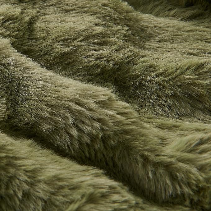 Lotus Karen Faux Fur Throw Blanket Dark Green - 800 GSM Bubble Rabbit Fluff Blanket for Couch Bed Sofa,Softest Fluffy Fuzzy Cozy Blanket,Thick Furry Plush Shaggy Warm Blankets for Women,90x90 Inches