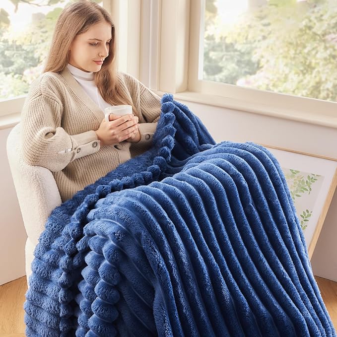 NEWCOSPLAY Super Soft Twin Blanket Navy Premium Silky Flannel Fleece 3D Ribbed Jacquard Lightweight Bed Blanket All Season Use (Navy Ribbed, Twin(60"x80"))