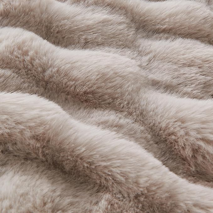Lotus Karen Faux Fur Throw Blanket Linen - 800 GSM Bubble Rabbit Fluff Blanket for Couch Bed Sofa,Softest Fluffy Fuzzy Cozy Blanket,Thick Furry Plush Shaggy Warm Blankets for Women,90x90 Inches