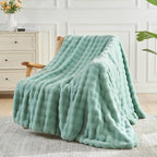 NEWCOSPLAY Faux Fur Twin Blanket Sage Green Bubble Blanket Thick Warm Soft for Couch Sofa Bed 550GSM (New Sage Green, Twin(60"x80"))