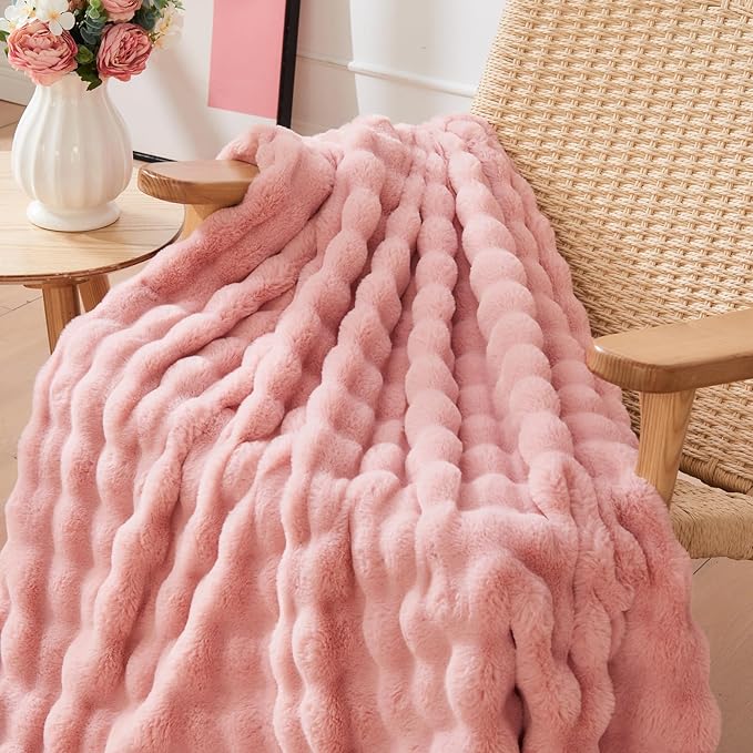 NEWCOSPLAY Faux Fur Throw Blanket Pink Bubble Blanket Thick Warm Soft for Couch Sofa Bed 550GSM (Pink, Throw(50"x60"))