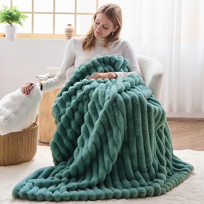 NEWCOSPLAY Faux Fur Twin Blanket Light Teal 3D Ribbed Plush Thick Warm Blanket for Couch Sofa Bed 850GSM (Light Teal Ribbed, Twin(60"x80"))
