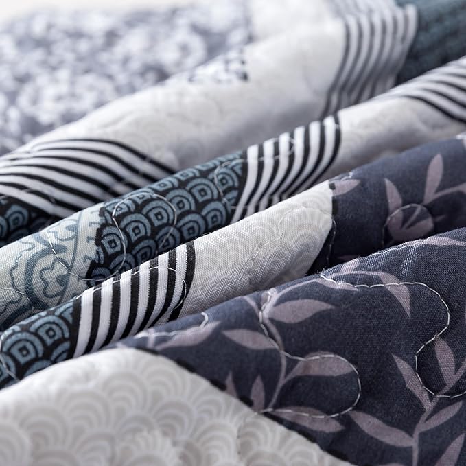 NEWLAKE Quilt Bedspread Sets - Bohemian Farmhouse Pattern Reversible Coverlet Set, King Size