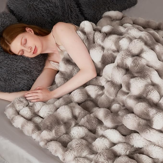 Touchat Luxury 1000GSM Faux Rabbit Fur Throw Blanket, Super Heavy Warm Cozy Grey Blankets for Couch Bed Sofa, Ruched Plush Fuzzy Elegant Soft Reversible Mink Blanket for Living Room Bedroom