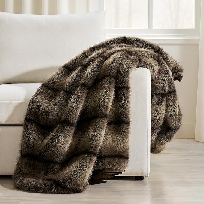 Luxury Faux Fur Throw Blanket, Soft Fluffy Faux Mink Blankets for Bed, Couch, Sofa, Thick Cozy Plush Warm Fur Throws with Reversible Velvet, Ombré Sable Brown, 60"x80"